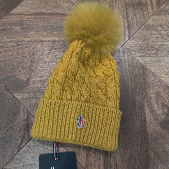MONCLER GRENOBLE Wool Ski Beanie Cap One Size Fox Fur Pom Pom New $415.00